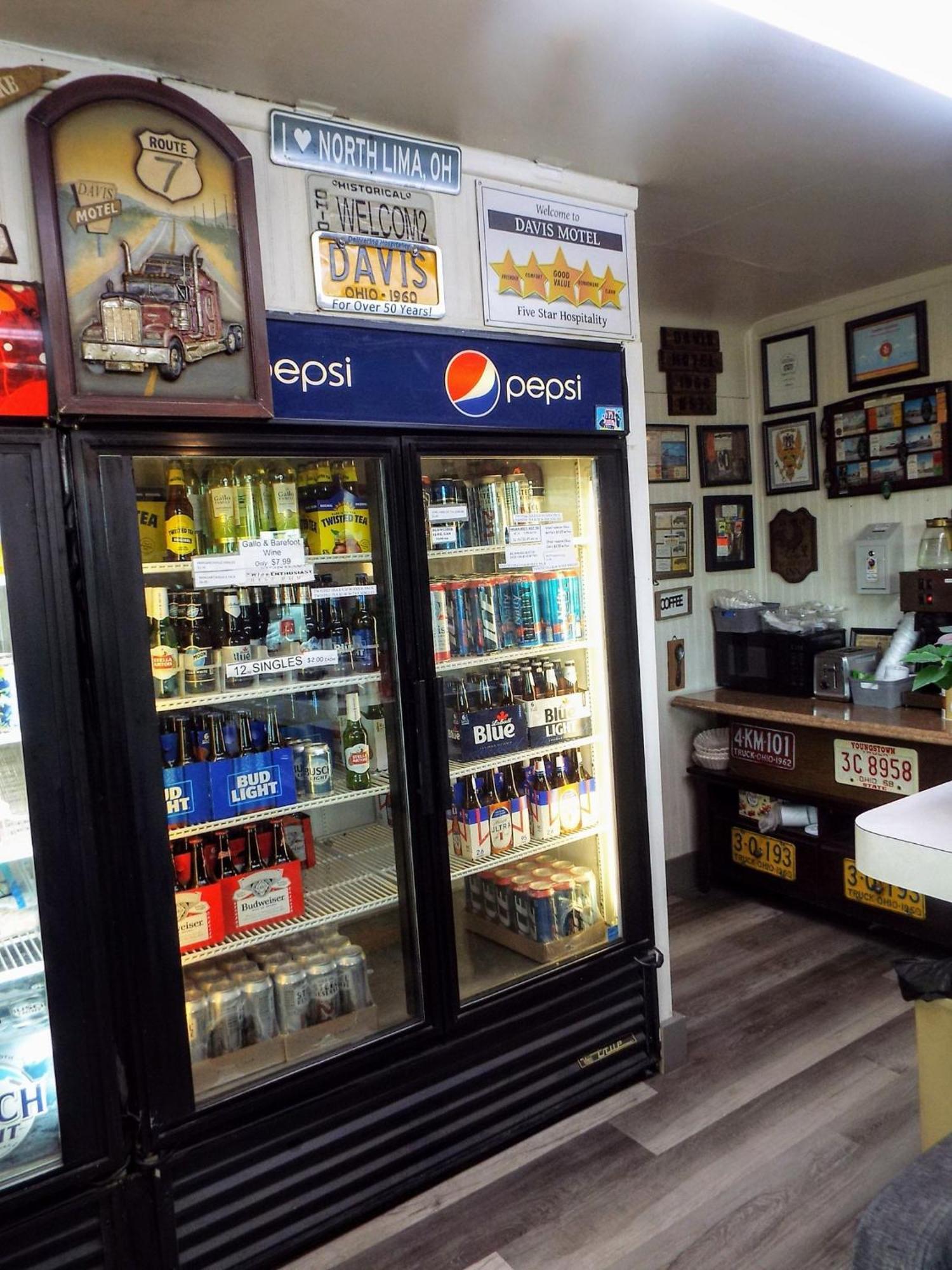 Davis Motel North Lima Екстер'єр фото