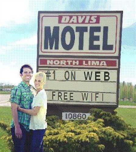 Davis Motel North Lima Екстер'єр фото