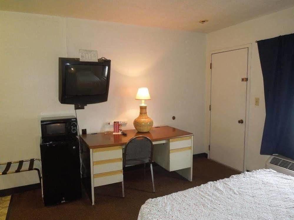 Davis Motel North Lima Екстер'єр фото